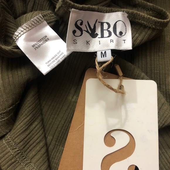 SABO Skirt Ribbed Split Back Top - Picture 5 of 6